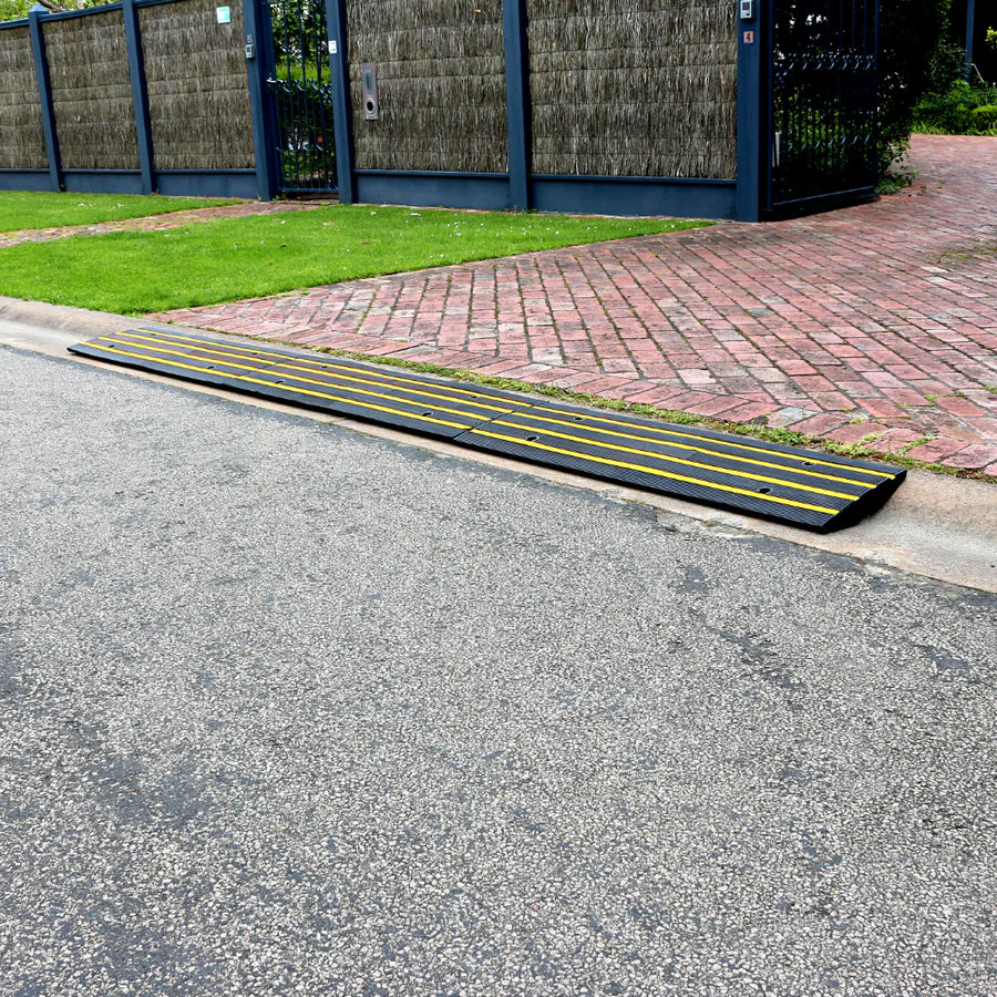 Driveway Rubber Kerb Ramp 1.2m – Solid Rolled-Edge Gutter Ramp with Wa ...